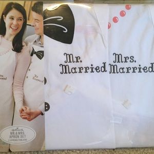 Hallmark couples aprons Mr. and Mrs. Married NWT